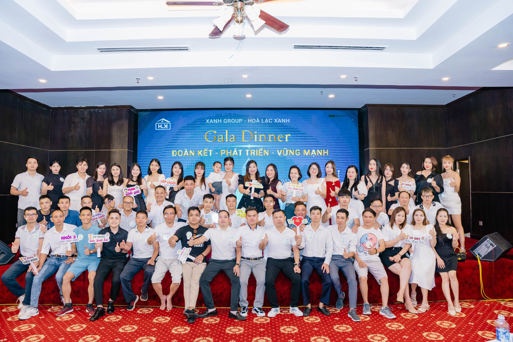 dem gala dinner xanh group 1